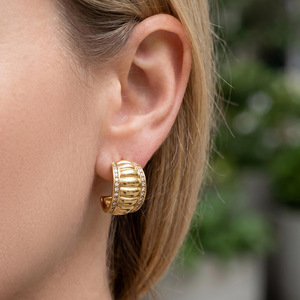 Pendientes de acero inoxidable con circonita de lujo, resistentes al agua, chapados en oro de 18 quilates para mujer - Product Image 4