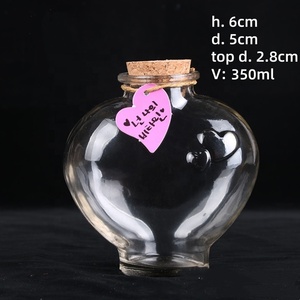 Pot de bonbons et d'épices <span class=keywords><strong>en</strong></span> <span class=keywords><strong>verre</strong></span> <span class=keywords><strong>en</strong></span> forme de <span class=keywords><strong>coeur</strong></span> de 70ml avec bouchon <span class=keywords><strong>en</strong></span> liège pour le stockage décoratif de cuisine et le conteneur de condiments - Product Image 5