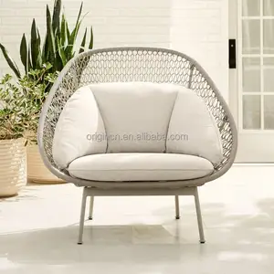 Meubles de patio extérieurs relaxants au design de luxe, chaises en osier tissées à la main avec coussin à séchage rapide et cadre en aluminium