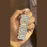 Colgante Personalizado de Plata 925 con Diamante en Corte Pera, Colorido, Vertical, con Nombre, Estilo Hiphop, con Letras de Moissanita