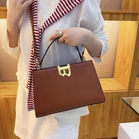 Sac à main élégant en cuir PU multicolore avec fermoir métallique, poignée supérieure, sac bandoulière pour femme, idéal pour le quotidien et les soirées