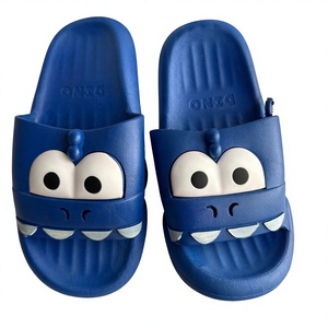 Pantoufles à bout fermé, motif dessin animé, bleues, semelle de 15 mm, amorties, toutes saisons, pour la maison, dessus en PVC, logo imprimé en 3D - Product Image 1