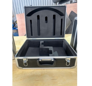 กล่องเครื่องมืออลูมิเนียมแบบมืออาชีพ พร้อมฟองน้ำภายในปรับแต่งได้ สำหรับเก็บอุปกรณ์แก้วและอุปกรณ์ฮาร์ดแวร์ สีดำขาว - Product Image 1