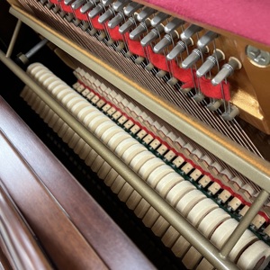 Kohler & Campbell KMV47F : un <span class=keywords><strong>piano</strong></span> droit de la série Samick Premium raffinée - Product Image 4
