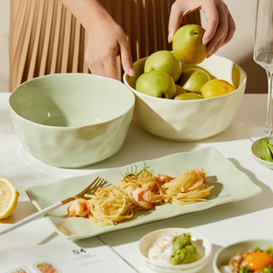 Service de table 48 pièces en porcelaine fine, compatible micro-ondes et lave-vaisselle, design moderne et épuré, coffret cadeau de déménagement, comprend assiettes plates - Product Image 4