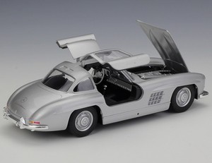 Venta caliente escala 1:24 <span class=keywords><strong>300</strong></span> SL aleación Juguetes Coche modelo simulación Metal coche juguetes Diecast coche para niños adultos colección regalo - Product Image 4