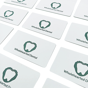 Cartes de visite professionnelles personnalisées haut de gamme en papier épais avec impression typographique et finition gaufrée sur papier de luxe - Product Image 1