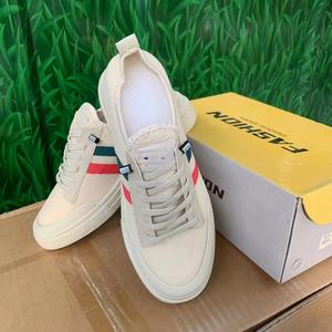 Chaussures pour hommes Printemps et automne Nouveau style Chaussures en maille respirante pour hommes Chaussures décontractées en toile - Product Image 2