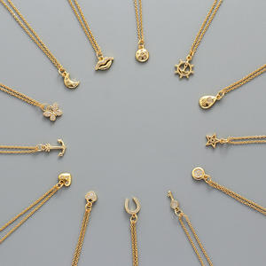 Collier pendentif en forme de cœur et de papillon en acier inoxydable doré tendance et très vendu pour femmes, bijoux anti-ternissement - Product Image 6