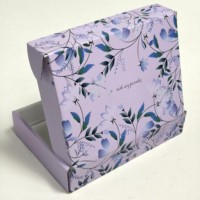 LOW MOQ Corrugado Reciclable Logo Púrpura Embalaje de regalo Zapatos Caja de ropa Papel Postal Mailer Cajas de envío para pequeñas empresas