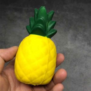 Pelotas Antiestrés Promocionales de Espuma de Poliuretano con Forma de Fruta Piña - Product Image 2