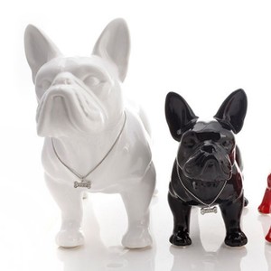 Soggiorno interno decorato con scultura in resina Bulldog - Product Image 1