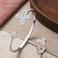 Set Perhiasan Wanita: Gelang dan Cincin Motif Bunga, Gelang Manset Terbuka dengan Cincin Senada, Hadiah Perhiasan Fashion untuk Acara Spesial