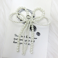 Porte-clés en perles blanches tendance, décorations pour portefeuille de téléphone portable, breloques mignonnes pour sac, accessoires de bijoux pour femmes et filles