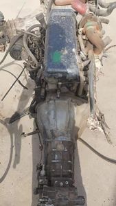 Motor Diésel <span class=keywords><strong>Iveco</strong></span> <span class=keywords><strong>Daily</strong></span> Turbo <span class=keywords><strong>de</strong></span> 4 Cilindros con <span class=keywords><strong>Caja</strong></span> <span class=keywords><strong>de</strong></span> Cambios para Camión - Product Image 3