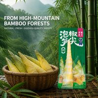 Légumes en conserve de bambou mariné pour fondue chinoise, garniture de nouilles et bol de riz – Snack aigre, épicé et croustillant, prêt à consommer – Cuisine asiatique
