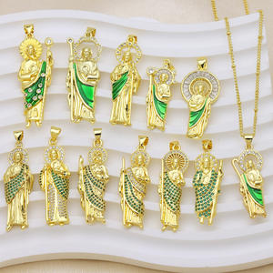 HD0352 Colgante de latón chapado en oro de 18 quilates con circonita verde de la Virgen María de Guadalupe, dije de San Judas, joyería unisex para mujer - Product Image 1