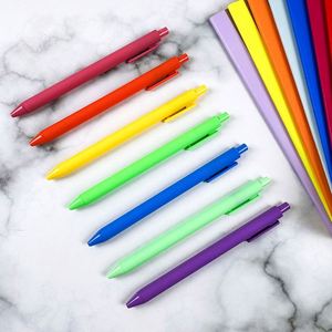 Stylo à bille rétractable personnalisé avec logo, en plastique caoutchouté, à encre gel, idéal pour les cadeaux promotionnels et la papeterie. - Product Image 6