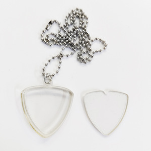 Boîte de rangement pour médiators de guitare, pendentif en forme de triangle, porte-clés, pendentif de rangement pour les amateurs de musique - Product Image 1
