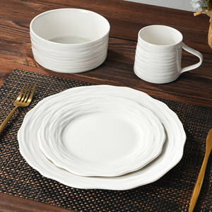 Service de table moderne en porcelaine blanche de style européen <span class=keywords><strong>italien</strong></span>, vaisselle en céramique minimaliste pour hôtel et restaurant - Product Image 1