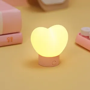 Mini forma de corazón LED luz USB noche Luz Portátil Mini hogar USB Luz