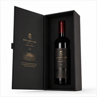 Boîtes d'emballage rigides en papier imperméables de luxe avec logo personnalisé en feuille d'or, poignée et fermeture magnétique, doublure en éponge pour le vin