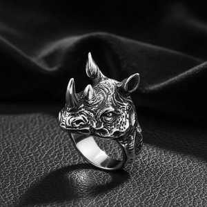 Anillo de hombre de acero inoxidable 316L personalizado, estilo gótico punk con rinoceronte, texturas contrastantes, elegante, oscuro, masculino, accesorio estético. - Product Image 1