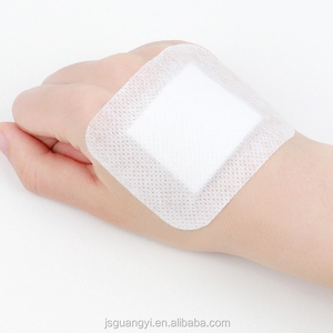 Pansement Non tissé adhésif chirurgical médical stérile de la CE hypoallergénique de bande de pansement avec le tampon absorbant - Product Image 1