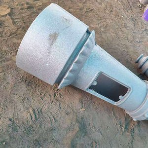 Base per Palo Stradale in Ghisa Sferoidale Personalizzata, Parte di Fusione Verniciata a Polvere Bianca e Nera, Piastra Base Ornamentale per Palo - Product Image 3