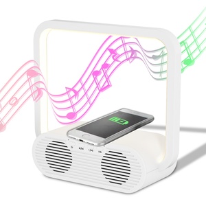 Chargeur sans fil 3-en-1, haut-parleur BT 5.0, lampe de bureau LED avec base E26, boîte à musique pour table de chevet - Abat-jour carré, alimentation CC - Product Image 2