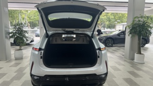 2026 Avita Avatr 07 SUV électrique intermédiaire 4x4, véhicule électrique à énergie nouvelle, véhicule intelligent de luxe, autonomie 601-700 km, 5 portes, Chine - Product Image 6