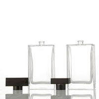 Flacon de parfum carré transparent de 50 ml sur mesure de luxe avec pulvérisateur à pompe, corps en verre épaissi, rechargeable, décalcomanie givrée