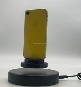 Sáng tạo tưởng tượng bay lên từ điện thoại di động hiển thị đứng cho cửa hàng - Product Image 3