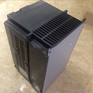 Variateur de fréquence Delta C2000 VFD900C43A-21 Triphasé AC100-264V Basse Tension avec Filtre Intégré et Communication UPS - Product Image 2