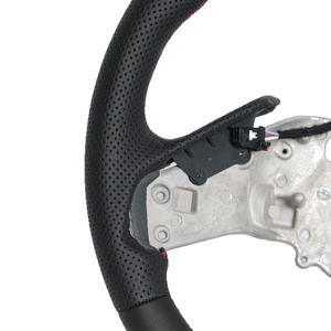 Volant de voiture en cuir perforé chauffant personnalisé de haute qualité pour Chevrolet <span class=keywords><strong>Corvette</strong></span> C8 2020 2021 - Product Image 4