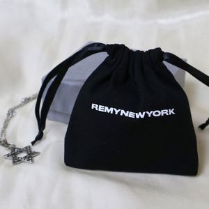 Sac en coton recyclable imprimé à l'écran avec logo personnalisé, style tendance, écologique, blanc, avec cordon de serrage, sac anti-poussière pour sac à main - Product Image 2