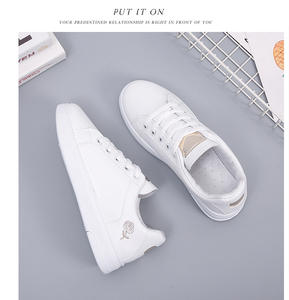 <span class=keywords><strong>Scarpe</strong></span> Bianche Basse Versione Coreana per <span class=keywords><strong>Donna</strong></span> Autunno 2024 Nuove <span class=keywords><strong>Scarpe</strong></span> <span class=keywords><strong>in</strong></span> <span class=keywords><strong>Pelle</strong></span> per Pendolari <span class=keywords><strong>Scarpe</strong></span> Piatte alla Moda Sportive e Casual - Product Image 2