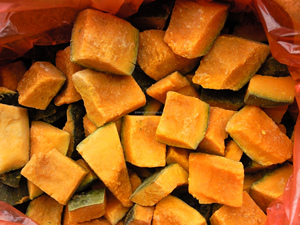 Dés, cubes, tranches et morceaux de courge beurre congelés à haute teneur en Brix, idéaux pour la garniture de tartes - Product Image 3