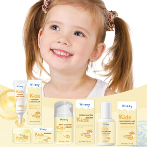 Wiieey <span class=keywords><strong>Crema</strong></span> Essenza Idratante <span class=keywords><strong>per</strong></span> Bambini, <span class=keywords><strong>Crema</strong></span> <span class=keywords><strong>Viso</strong></span> Idratante Anti-Screpolature e Anti-Sfregamento, <span class=keywords><strong>Crema</strong></span> Lenitiva Premium <span class=keywords><strong>per</strong></span> la Cura della Pelle - Product Image 1