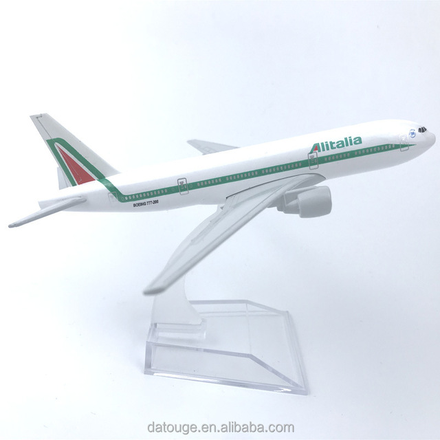 New Style 16cm Die Cast Airplane Model Toy Italy Boeing 777 Alloy Aircraft Model for Birthday Gift