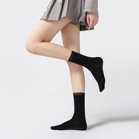 Chaussettes de Pilates personnalisées à pois avec bordure en dentelle et maille, chaussettes de yoga antidérapantes pour femmes, chaussettes de danse et de ballet OEM ODM