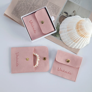 Bolsa de Joyería de Microfibra de Gamuza Rosa de 8*8cm, Embalaje de Lujo Personalizado Tipo Sobre con Botón para Regalos - Product Image 3