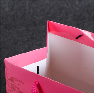 Mini <span class=keywords><strong>Sac</strong></span>-Cadeau en <span class=keywords><strong>Papier</strong></span> Personnalisé avec Dorure Brillante en Relief, Sacs Noirs Élégants Imprimés pour Femmes, pour Fêtes et Usage Artisanal Exclusif - Product Image 5