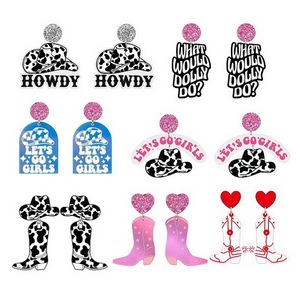 Orecchini a perno da donna in plastica a forma di stivali da cowboy, cappello da cowboy e scritta 'Howdy Let's Go', accessori - Product Image 3