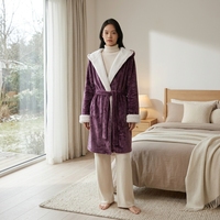Peignoir court à capuche en velours pour femme