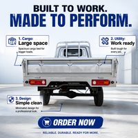 Camionnette compacte légère à plateau ouvert, aspect moderne pour la logistique urbaine et la livraison de petites marchandises