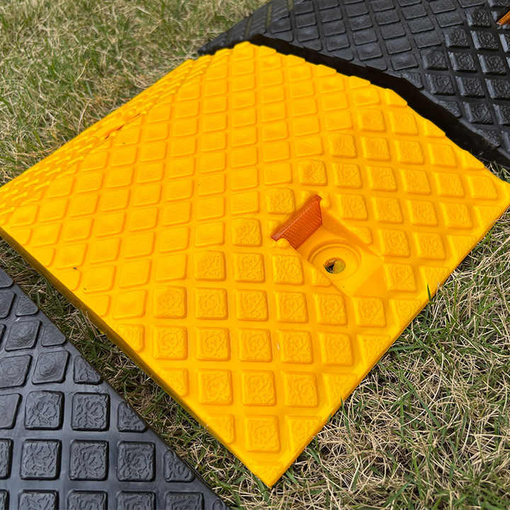 Heavy Duty 250*350*50mm Plastic Speed ​​Bump