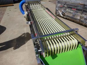 Machines semi-automatiques de tri et de classement Machine de tri de taille de fruits Machine de classement de taille de crevette - Product Image 5