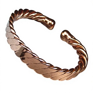 Bracelet en cuivre torsadé fait main, ajustable, manchette ouverte, poli, en cuivre pur, bijou Kada unisexe en métal pour hommes et femmes - Product Image 1