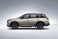 سيارة دونغفنغ نيسان تيرا SUV متوسطة الحجم، محرك 2.5 لتر، دفع رباعي، ناقل حركة أوتوماتيكي، مقاعد جلدية مستعملة، داخلية داكنة، فتحة سقف، مقود يسار، عجلات R17